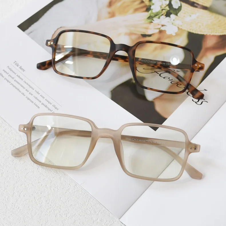 Ram Eyewear 2022 New Korean Version of Retro Small Square Flat Mirror Glasses Men and Women Eyewear Frame, Multi colors
Ram Eyewear 2022 New Korean Version of Retro Small Square Flat Mirror Glasses Men and Women Eyewear Frame, Multi colors
