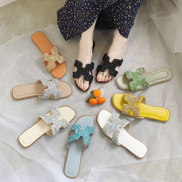 2022 Ladies Shoes Flat Casual Fashion Designer BranSlipper Glitter Pu Leather Women Summer Beach Sandals Outdoor One Thong Slide
2022 Ladies Shoes Flat Casual Fashion Designer BranSlipper Glitter Pu Leather Women Summer Beach Sandals Outdoor One Thong Slide