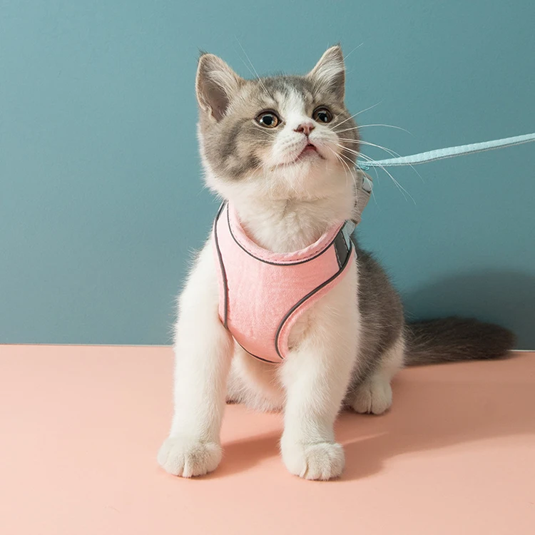 

Adjustable Escape Proof Breathable Soft Suede Reflective Pet Lead Kitten Vest Cat Leash and Harness Set for Walking