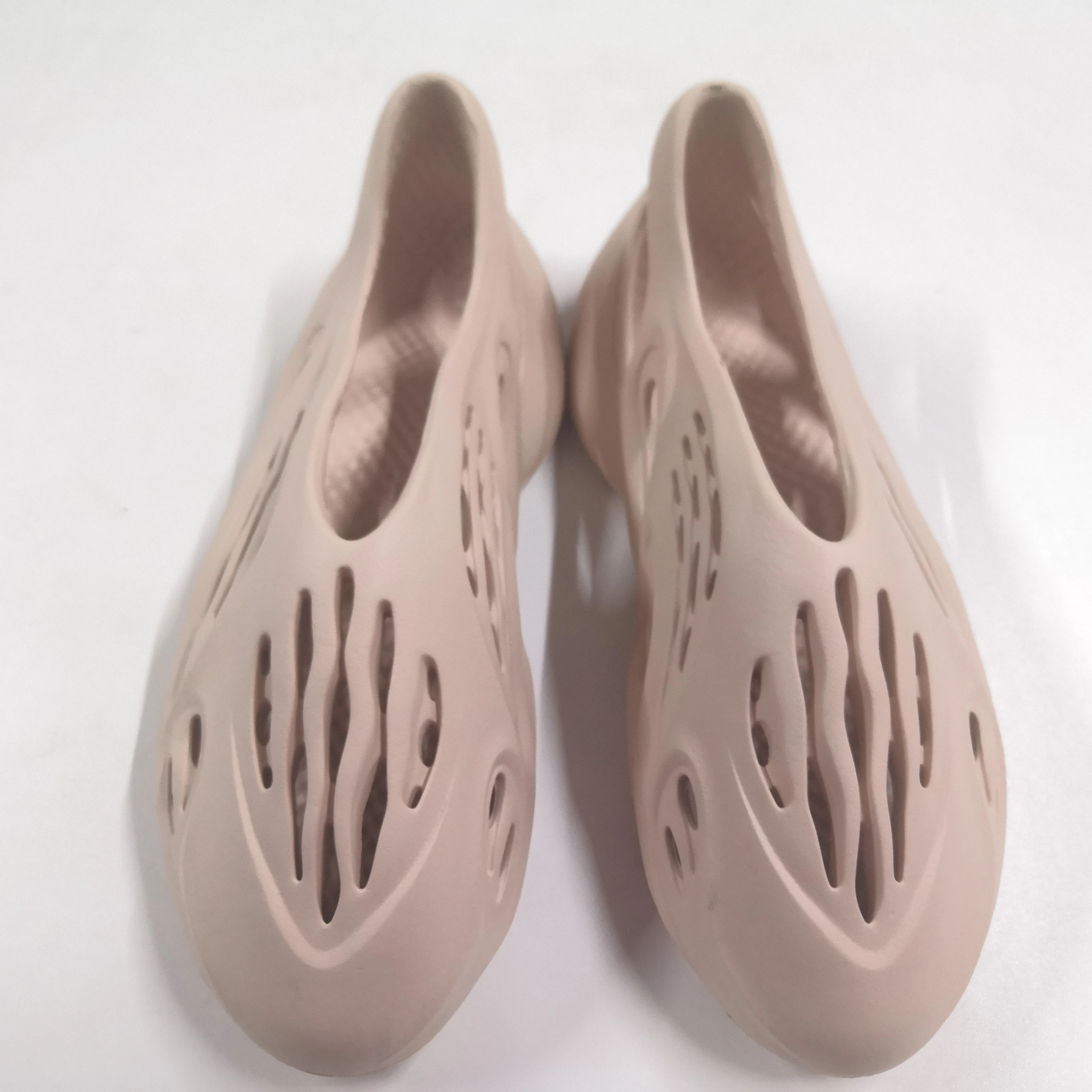 Summer Fashion Couple Beach Sandals Unisex Light-weight Anti-slip Indoor home slippers for men Foam sandals
Summer Fashion Couple Beach Sandals Unisex Light-weight Anti-slip Indoor home slippers for men Foam sandals