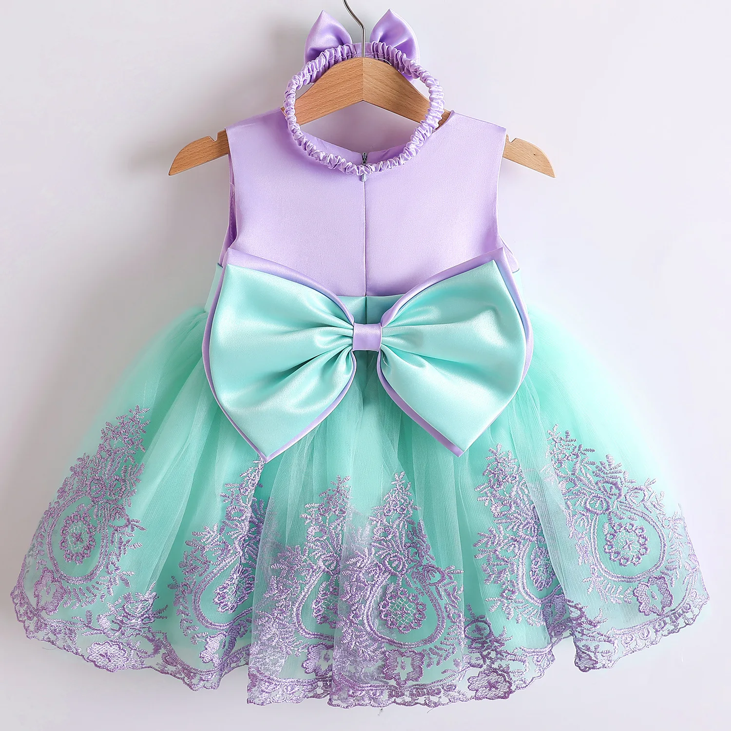 Simple Design Solid Color High Quality Baby Clothes Cute Girl Present Family Gift Dresses 0-2 yrs Toddler Apparel, White,red,pink,blue,purple&green,green,purple&blue
Simple Design Solid Color High Quality Baby Clothes Cute Girl Present Family Gift Dresses 0-2 yrs Toddler Apparel, White,red,pink,blue,purple&green,green,purple&blue