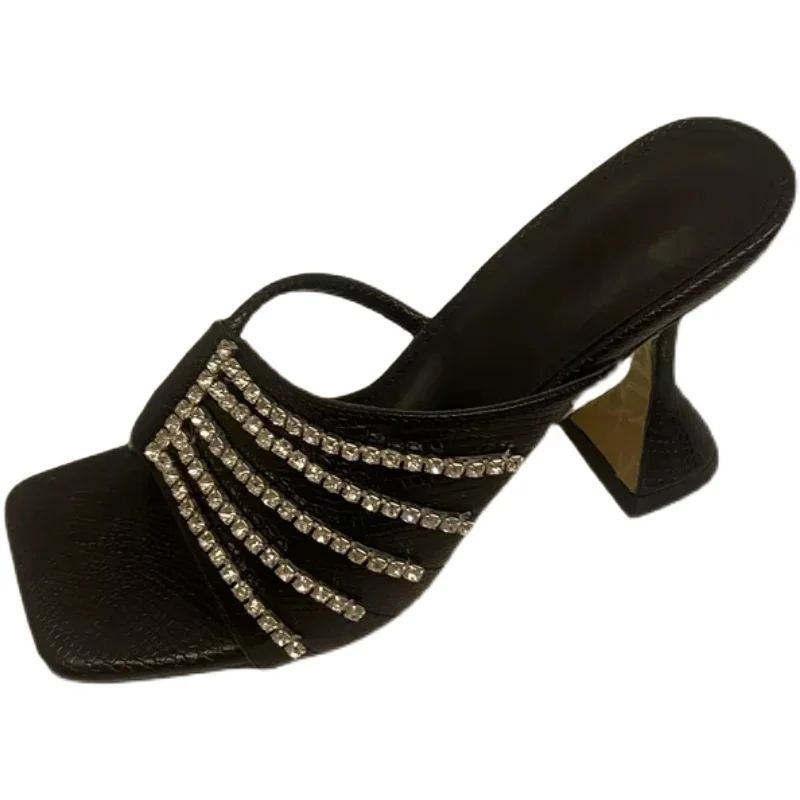 112727 iHeeled shoes 2021 new modern women slippers crystal bordered high heel square head female party slides sandals plus size, Black white, zebra pattern
112727 iHeeled shoes 2021 new modern women slippers crystal bordered high heel square head female party slides sandals plus size, Black white, zebra pattern