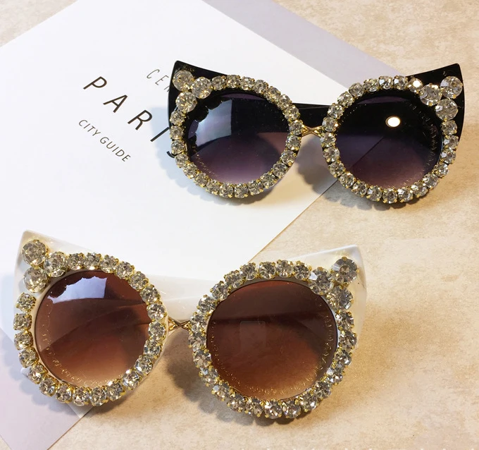 High quality luxury cat's eye PC crystal frame AC Lens UV400 shadows diamond Sunglasses, Custom colors
High quality luxury cat's eye PC crystal frame AC Lens UV400 shadows diamond Sunglasses, Custom colors
