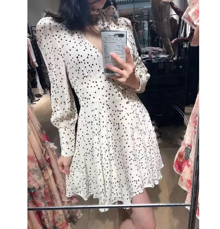 2019 new arrival England stylish mini skirt sexy V collare polka dot printed puffy long sleeves with necktie summer ladies dress
2019 new arrival England stylish mini skirt sexy V collare polka dot printed puffy long sleeves with necktie summer ladies dress