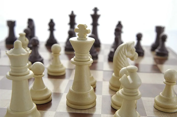 9Magnetic_chess.jpg