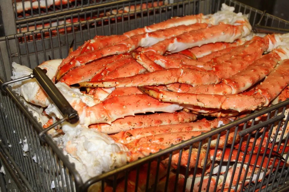 Live/Cooked and Frozen Alaska king crab/ Red King crab legs