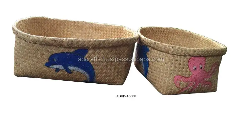 newest design 2017 flat seagrass basket with lovely animals