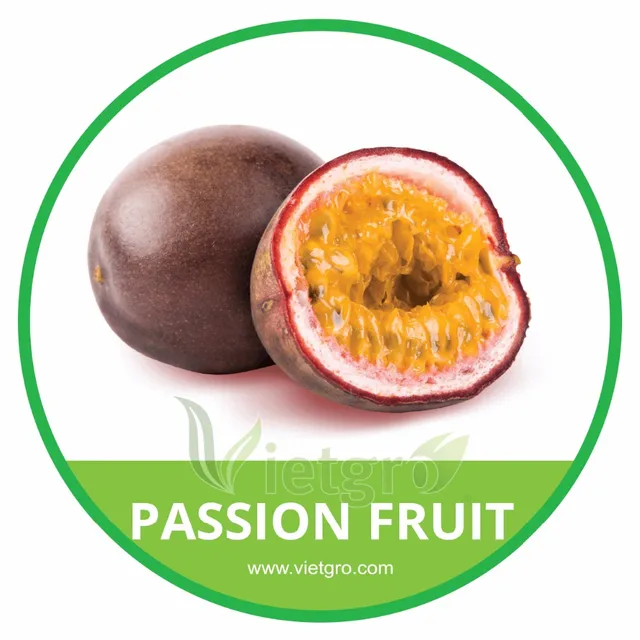 high quality fresh passion fruit // purple passion fruit