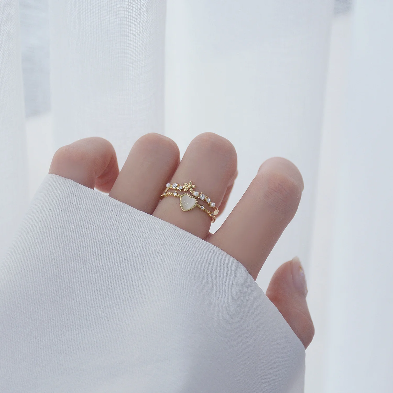 Fashion delicate gold plated jewelry minimalist heart opal fish tail adjustable open finger ring for women
Fashion delicate gold plated jewelry minimalist heart opal fish tail adjustable open finger ring for women