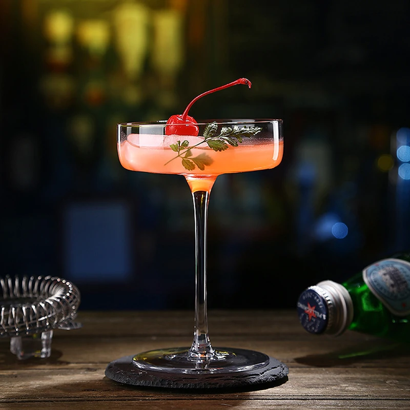 Hot Sale Flat Bottomed Cocktail Glass Classical Champagne Glasses Creative Martini Glass For Home Party