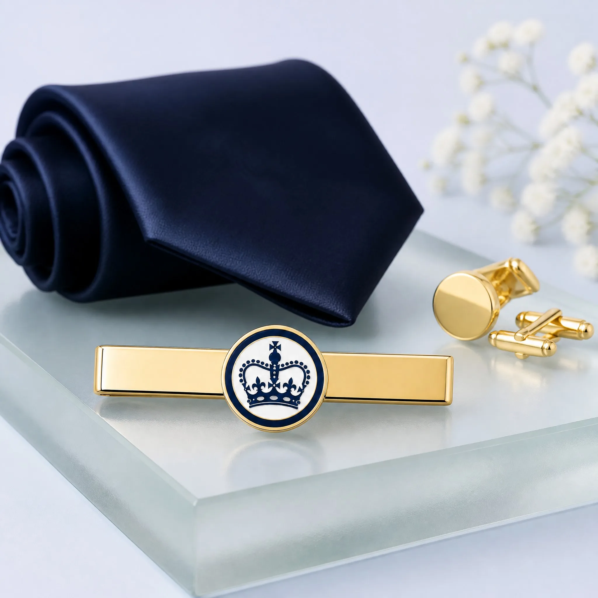 Hard enamel tie clip gift scene with tie and cufflinks