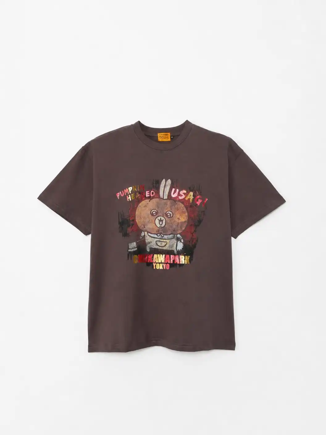 Chiikawa Park brown T-shirt printed with Pumpkin Headed Usagi