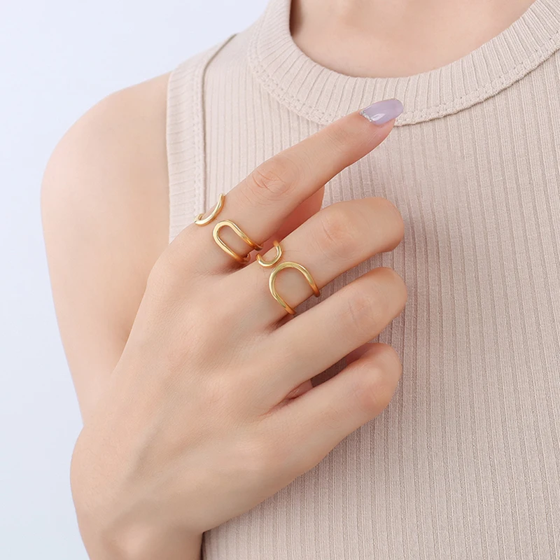 

Simple Fashion Jewelry 18K Gold Plated Stainless Steel Ladies Ring Cutout Finger Ring