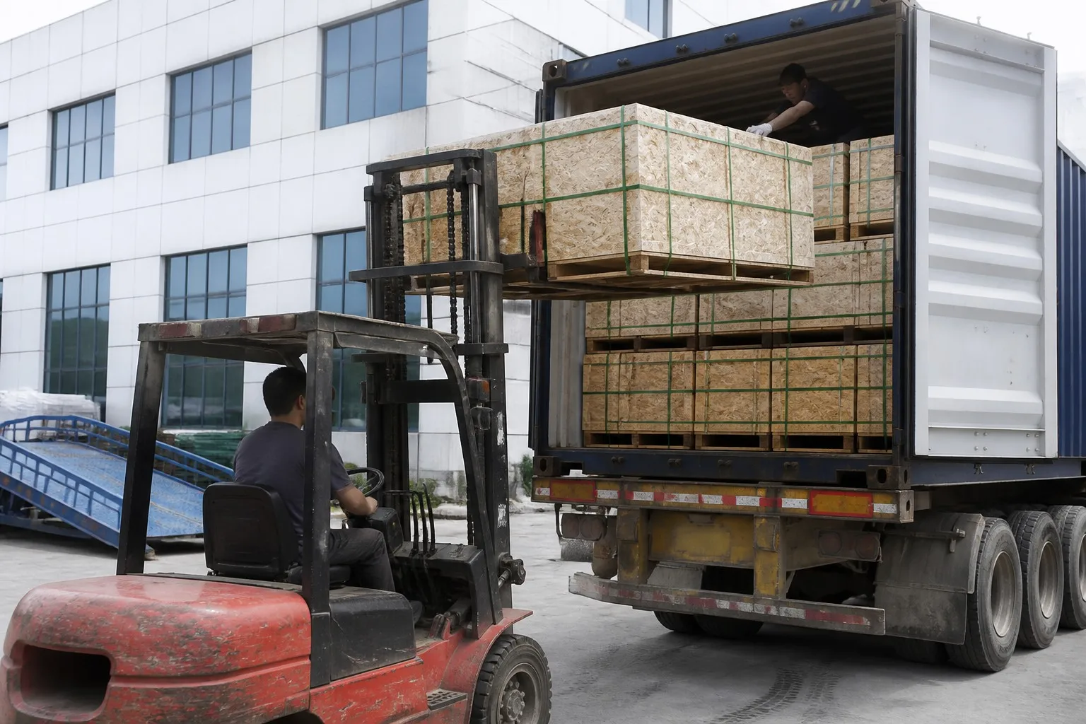 container loading optimization for wall panels with protected loading modules