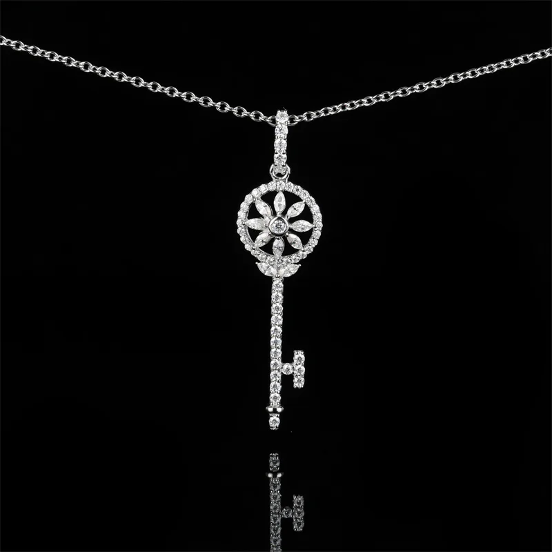 

Factory Direct Sales Waterproof Jewelry 925 Sterling Silver Moissanite Key Pendant Necklace Classic Statement Necklace