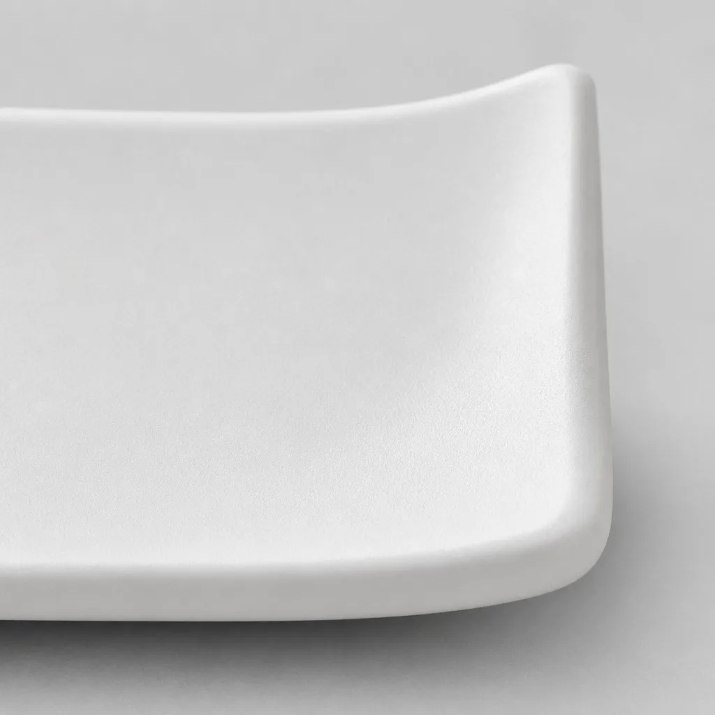 Detail raised corner and curved side macro