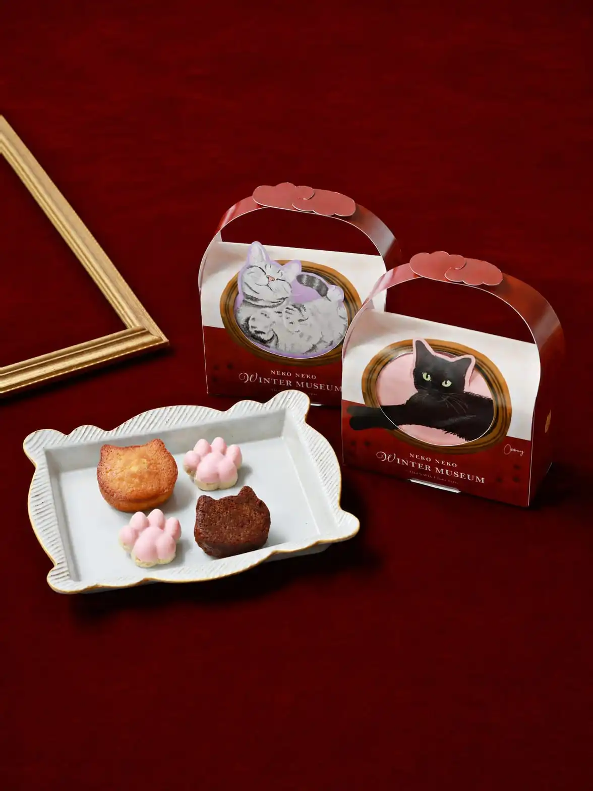 NEKO NEKO winter assortment box with small handbag-shaped gift boxes on deep red satin