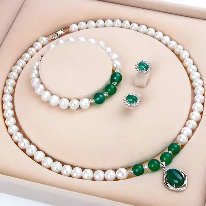 

Certified Green Agate Pendant +925 Silver Earring Freshwater Pearl Necklace Set