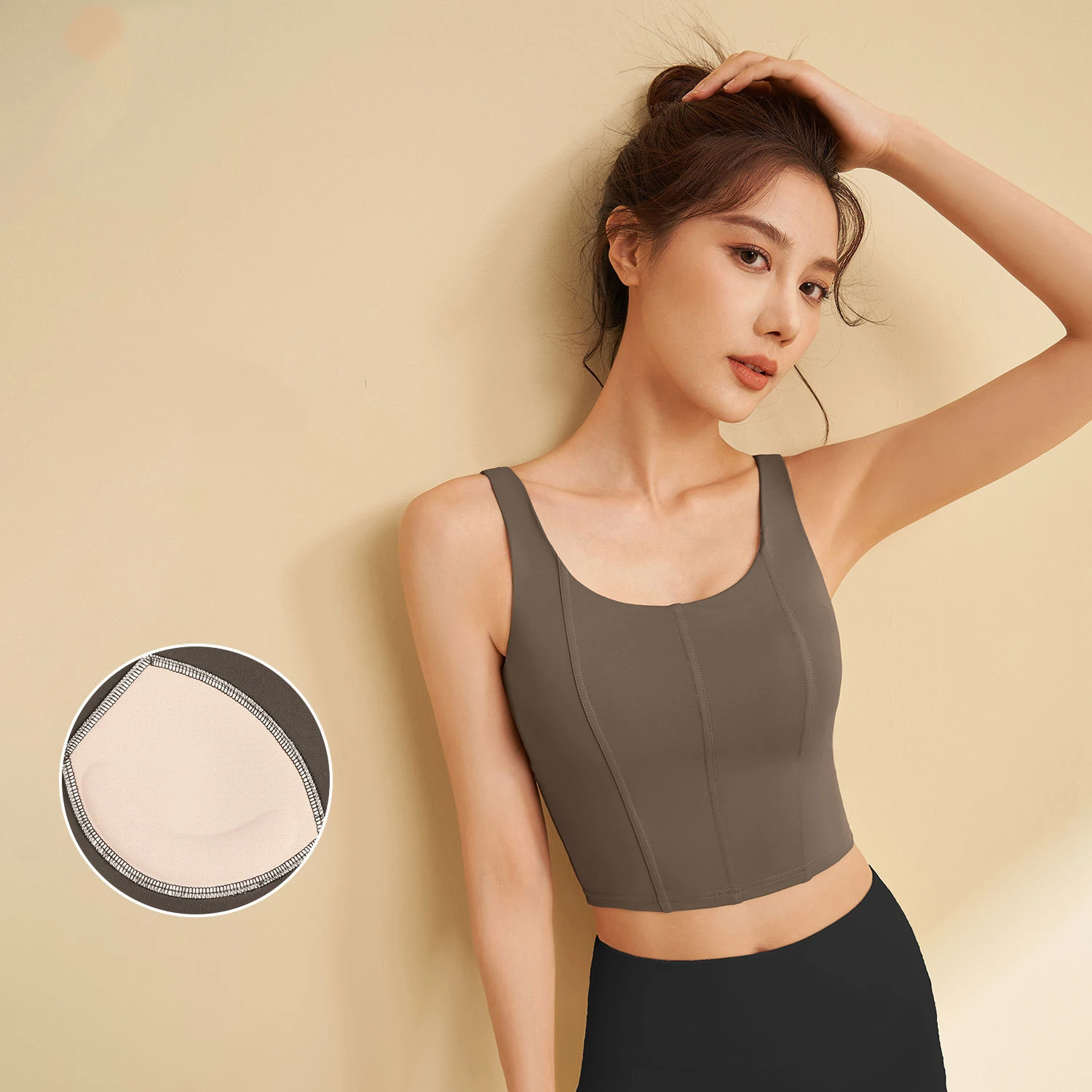 High-Impact支撑Spandex Nylon Blend宽肩with Sports Bra