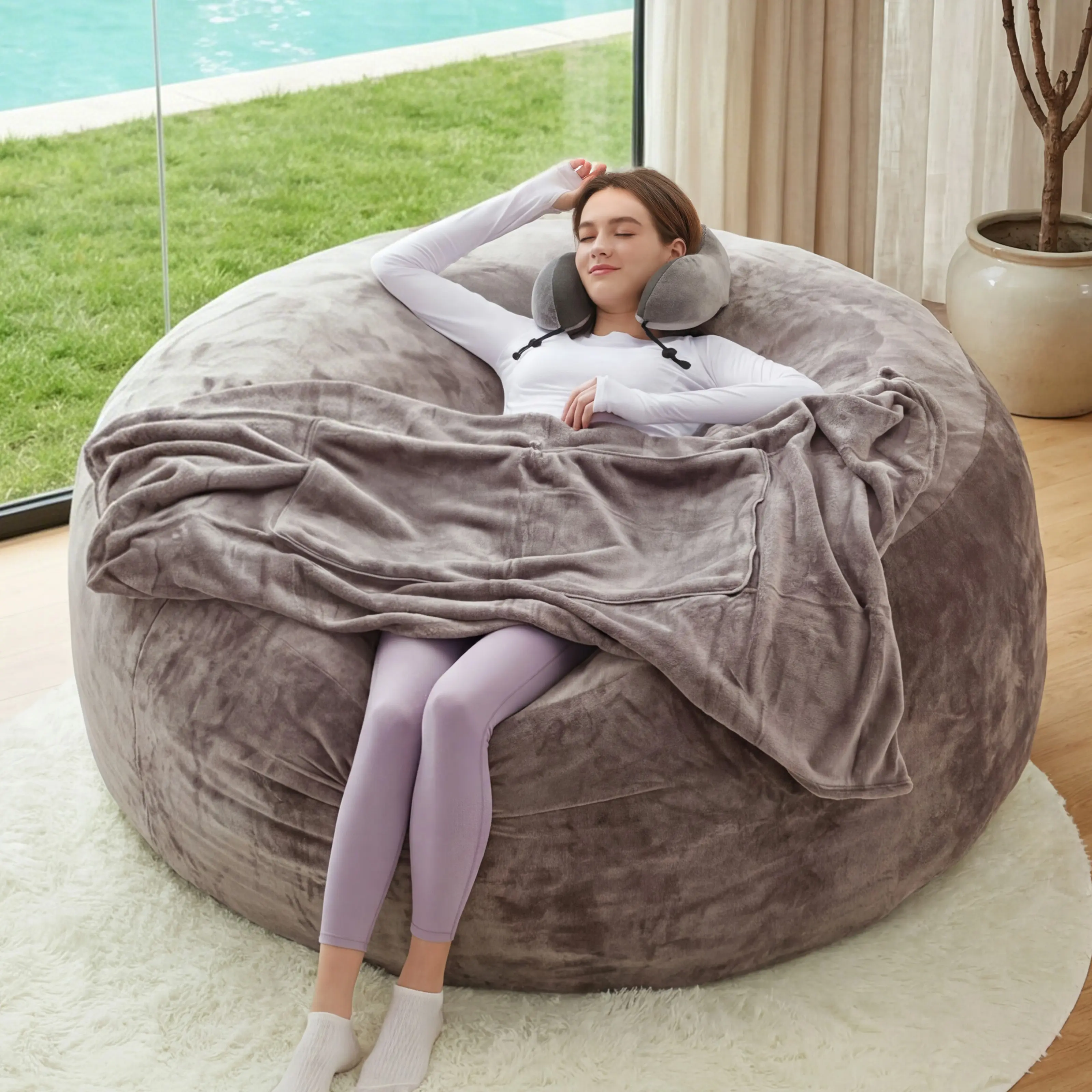 Nesta Luxury Foam Lounge Chair