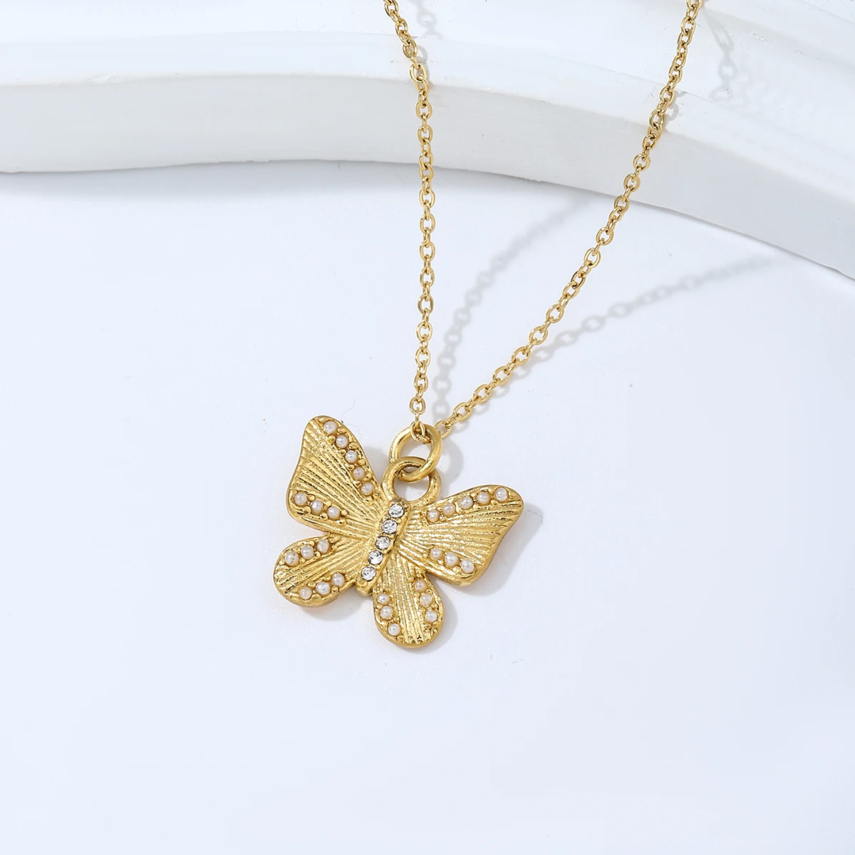 

Ruigang RGN2454 Non Tarnish 18k Gold Plated Butterfly Necklaces Fashion Women's Stainless Steel Butterfly Pendant Necklace