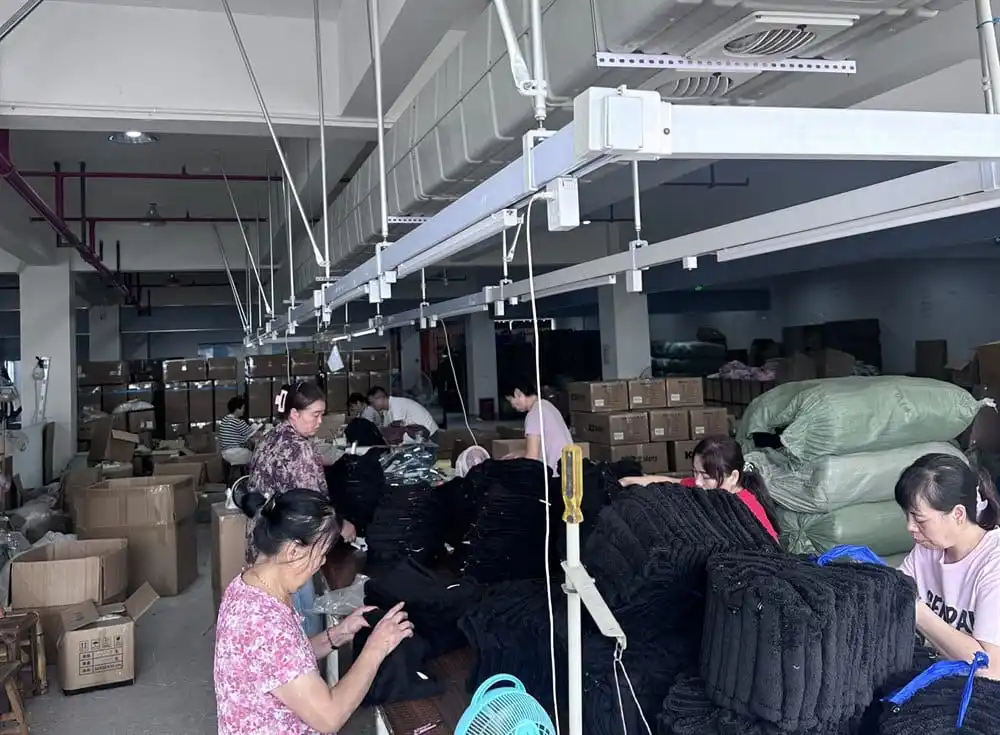 Bag-making assembly line and final inspection area