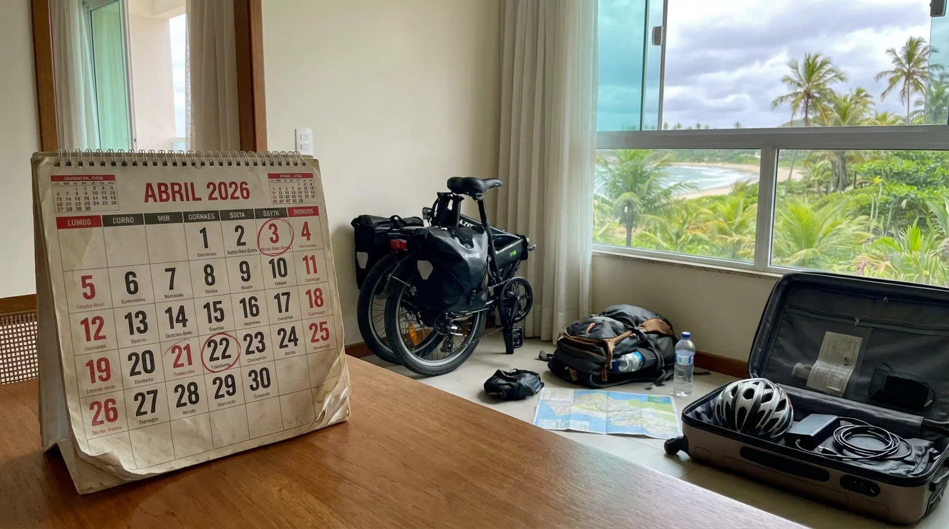 Calendario de abril 2026 com feriados marcados ao lado de equipamento de e-bike e viagem