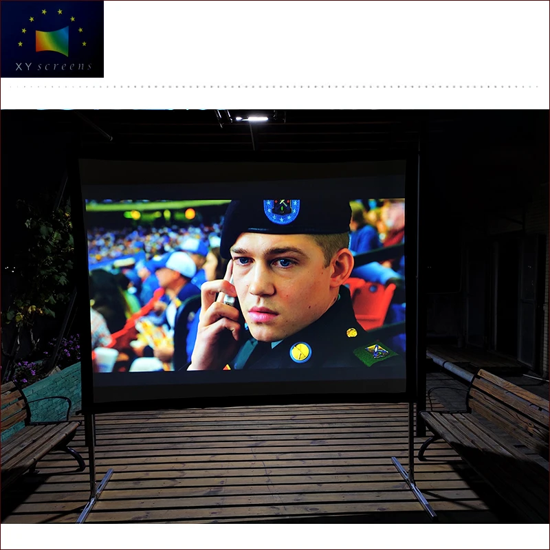 

XYScreens customized large-size flexible white fast fold screen with flight case FF1-WF1