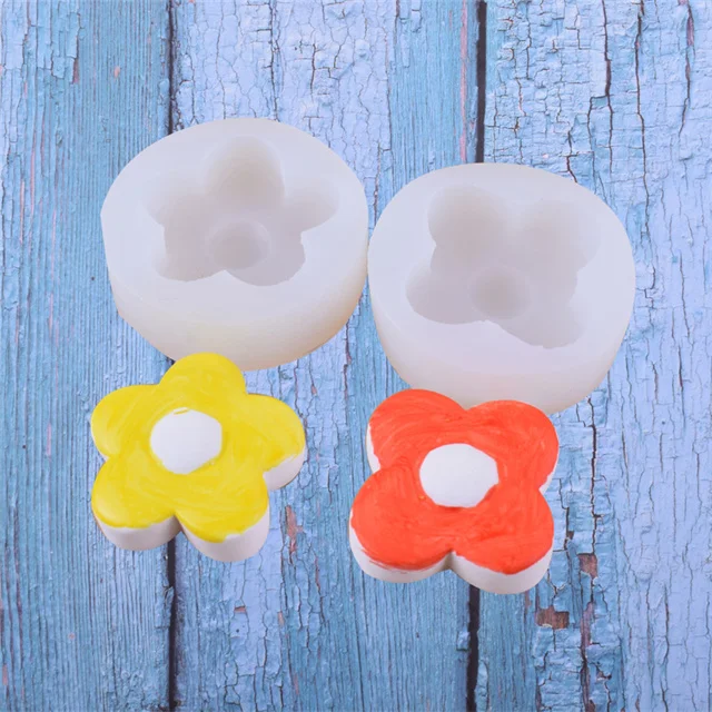 

3 Flower Florets Fondant Diy Cake Decoration Chocolate Silicone Mold Soft Pottery Mold Kitchen Accessories, As show