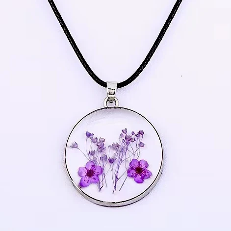 

Handmade fancy design Ivy original real flower pendant with baby's breath pressed flower handmade necklace for women