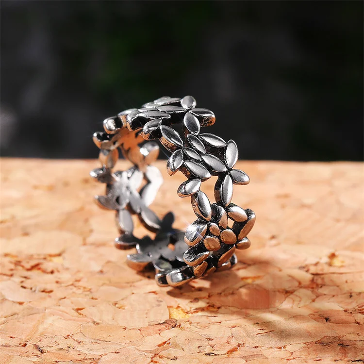 

New olive leaf ladies ring vintage Thai silver hollow petal ring fashion ring jewelry wholesale
