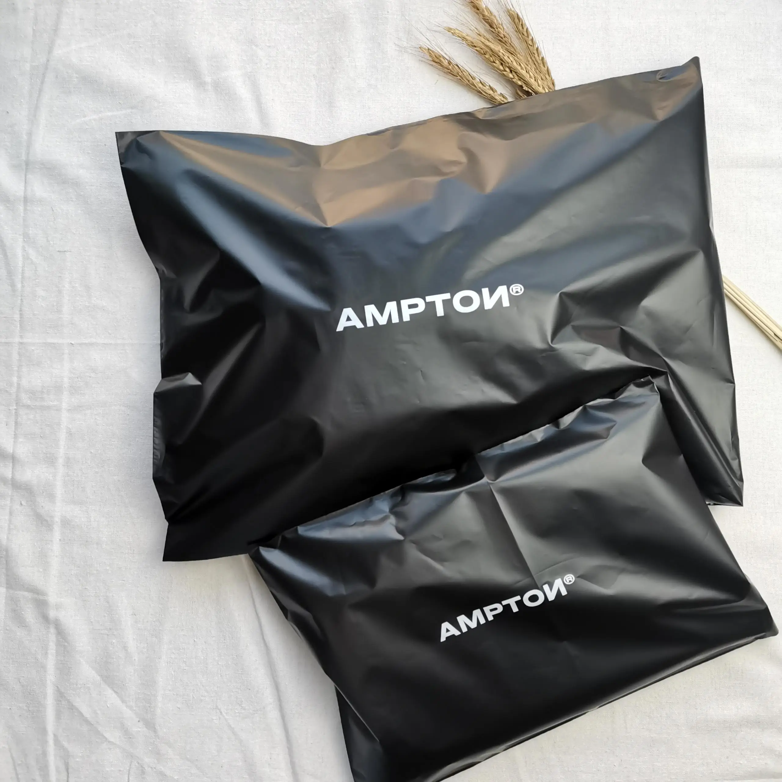 

eco friendly luxury matte black poly post mailer custom own logo /custom shipping bag/poly packing mailer