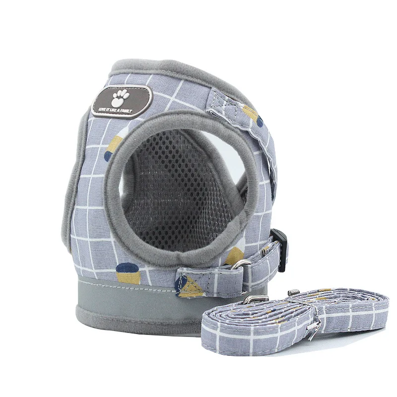 

2021 Outdoor Training Walking Pet Harness Dog Reflective Breathable Harness Adjustable Luxury Dog Harness Set