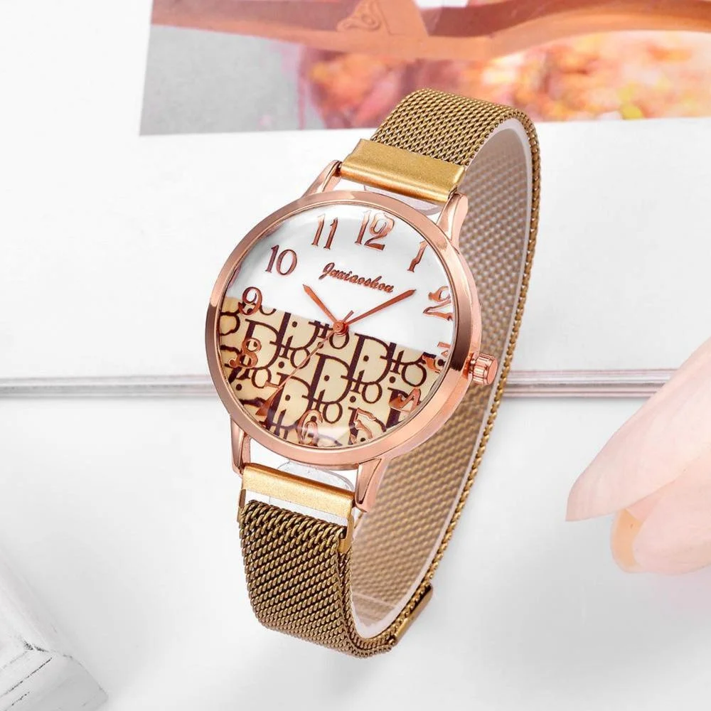 

1108 Vintage Magnet Women Fashion Small Watches Number Dial Ladies Wristwatches Dames Horloges Magnetic Band Women watch