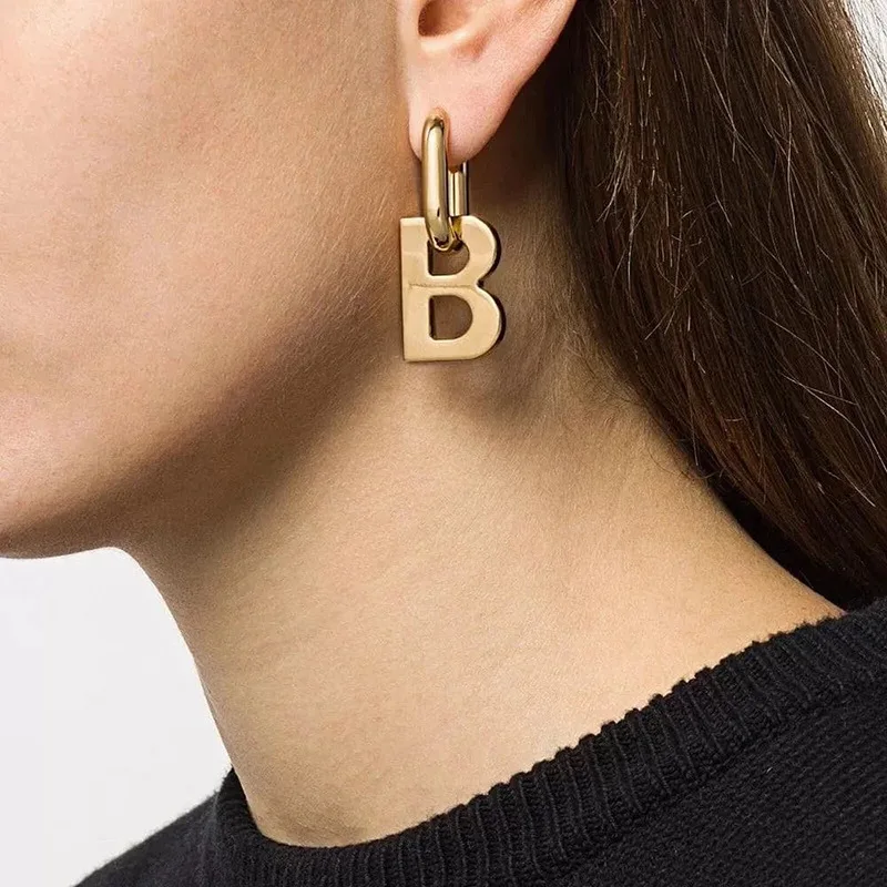 

2020 French Retro Gold Fashion Brass Initial Earrings Design Temperament Letter B Earrings for Women Jewelry Gifts