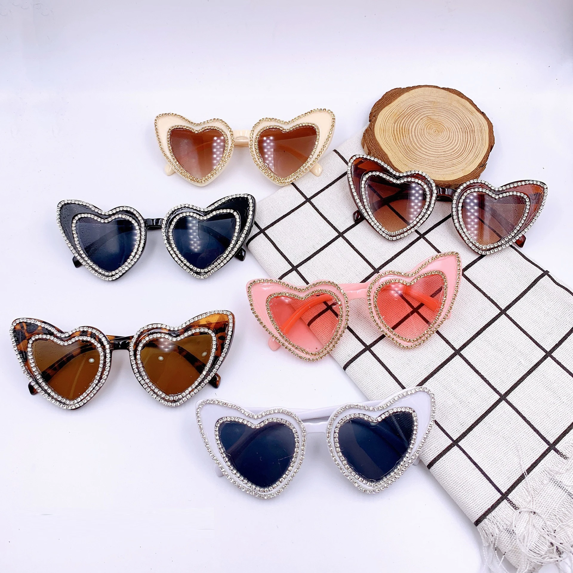 

Fashion Children Baby Peach Heart Personality PC Frame Glasses Cartoon Diamond Rhinestone Sunglasses, As the picture shows