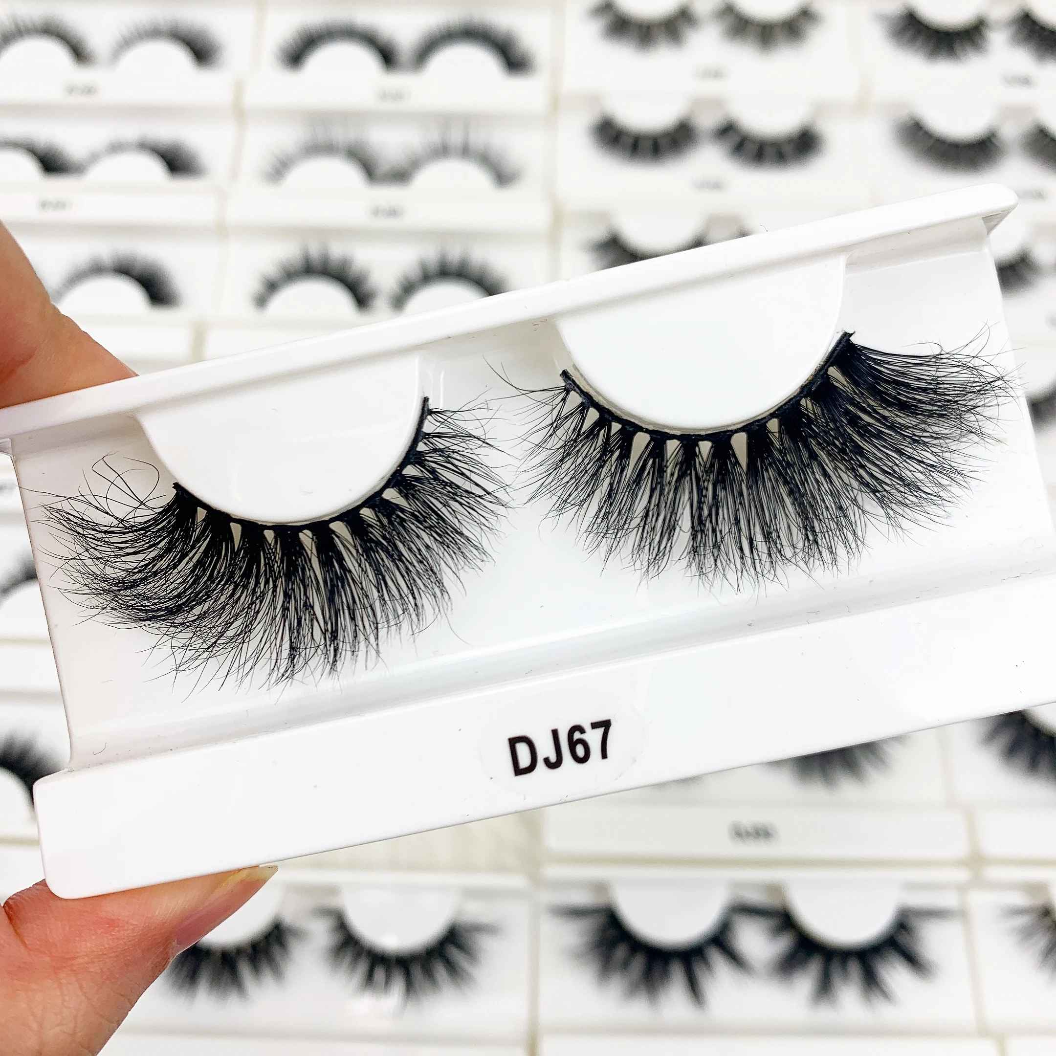 

Qingdao factory new fashion affordable mink lashes super fluffy 5d lashes wholesale vendor