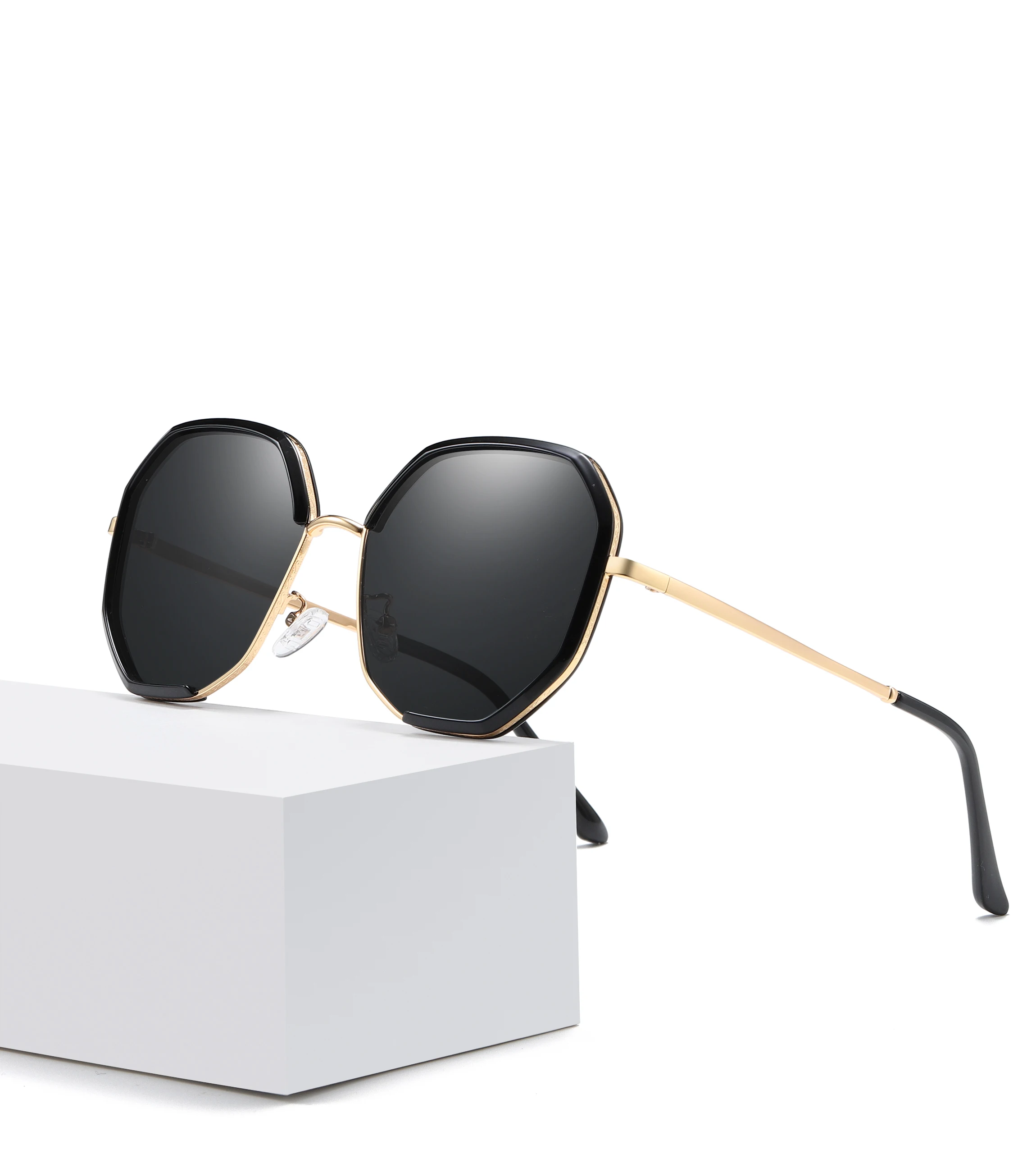 

Trendy 2020 Polarized rhinestone Metal Sun Glasses Women Sunglasses