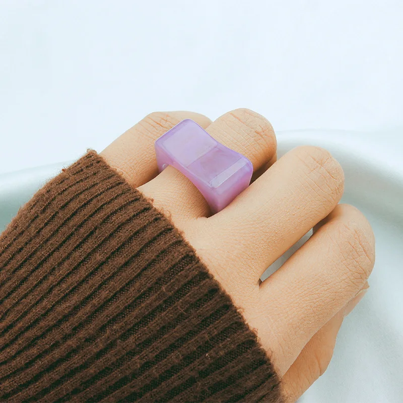 

New Arrival Irregular Square Acrylic Ring Amber Color Geometric Acrylic Finger Ring For Women
