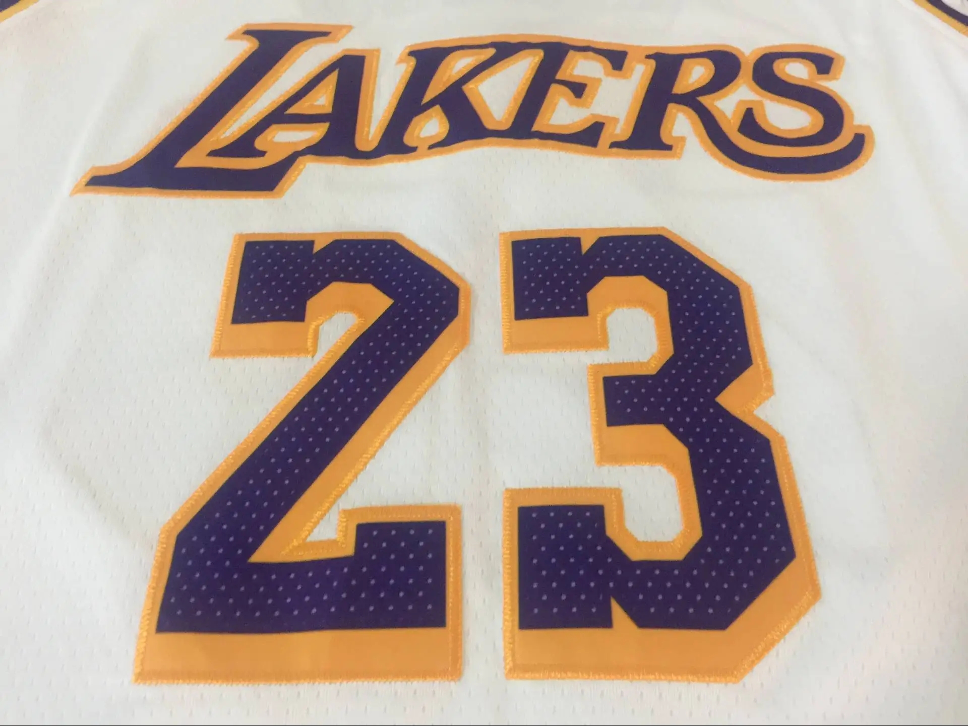 高品质批发复古詹姆斯 23 号圆领v领刺绣篮球球衣