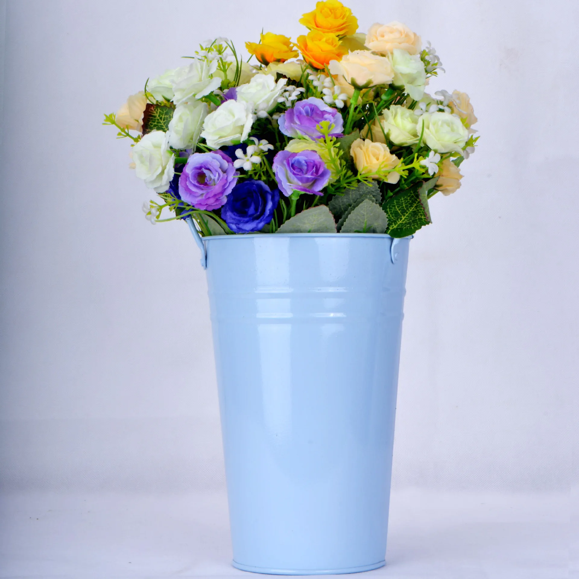 

2021 Hot selling many colours Decorative Flower Bucket with handles and brush, Blue, yellow, green, pink, white