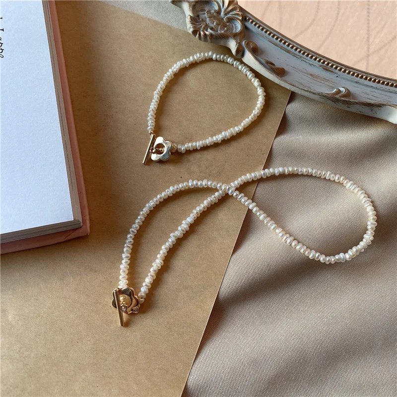 

Elegant Chain Women Flower Toggle Clasp Necklace Dainty Baroque Pearl Beads Collar Necklace, As picture show