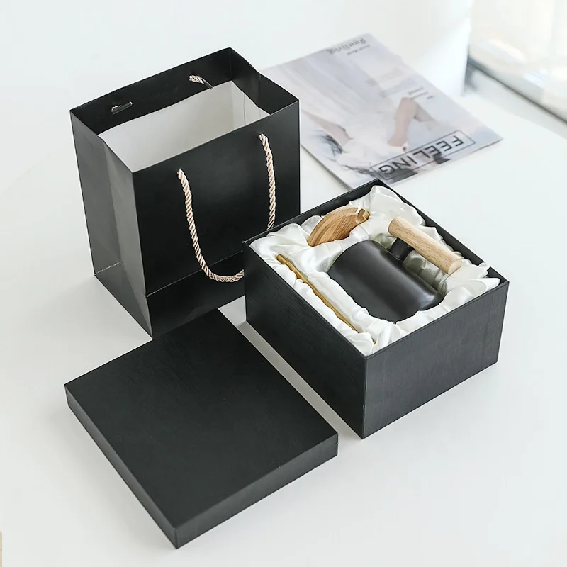 

Wholesale Custom Coffee Mug Ceramic Coffee mug Ceramic White Black Mugs With Wooden Handle And Bamboo Lid, Black,white