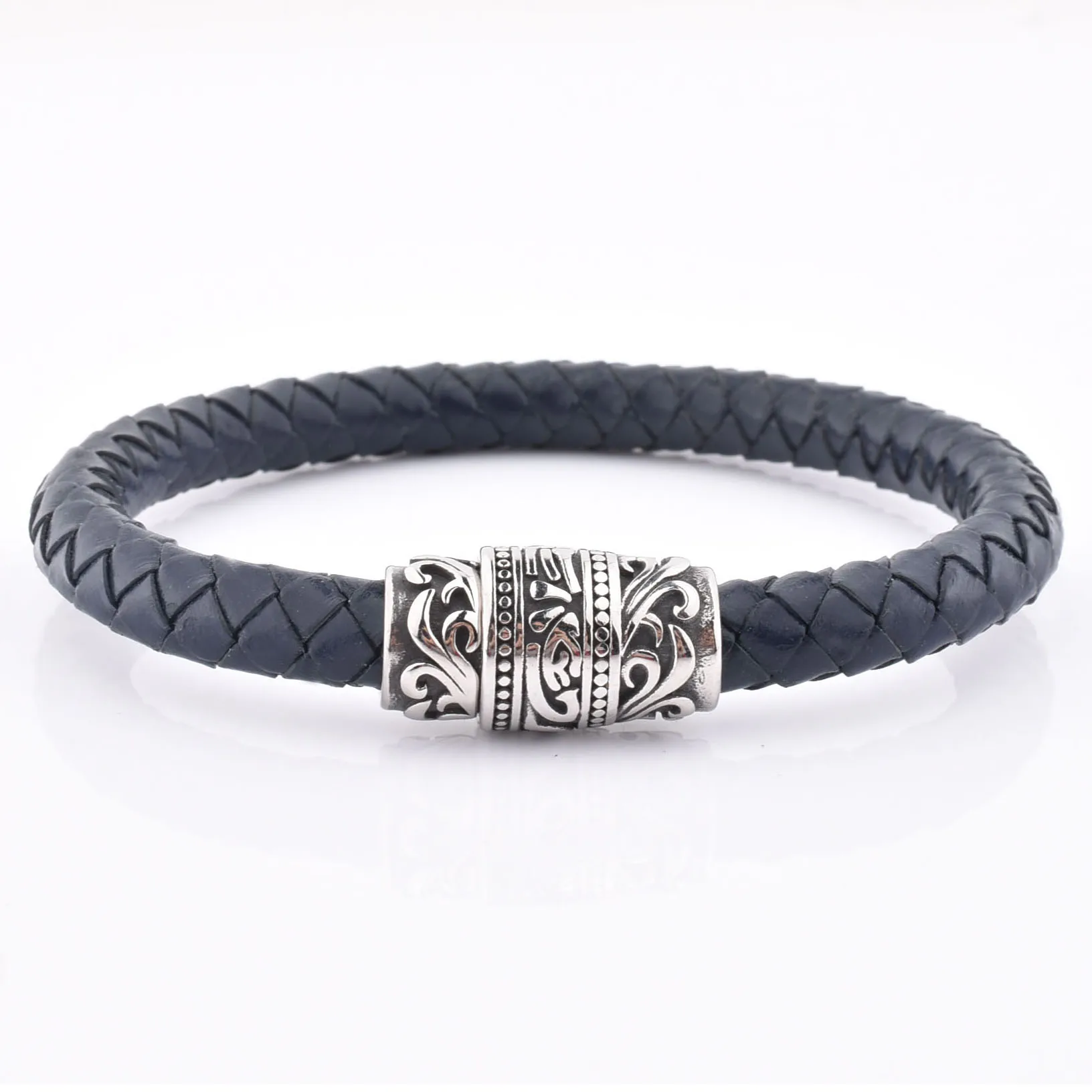 

Unique Jewelry Stainless Steel Clasp Leather Handmade Bracelet Wholesale