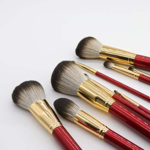 

2021 advanced custom similar to snow fox fur professional makeup brush set, Red