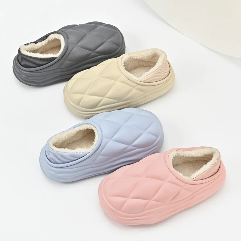 

2023 Cotton Shoes Rhombus Women Man Warm Fluffy Slides Slippers EVA Outdoor and Indoor Flat Winter and Autumn Waterproof Plush