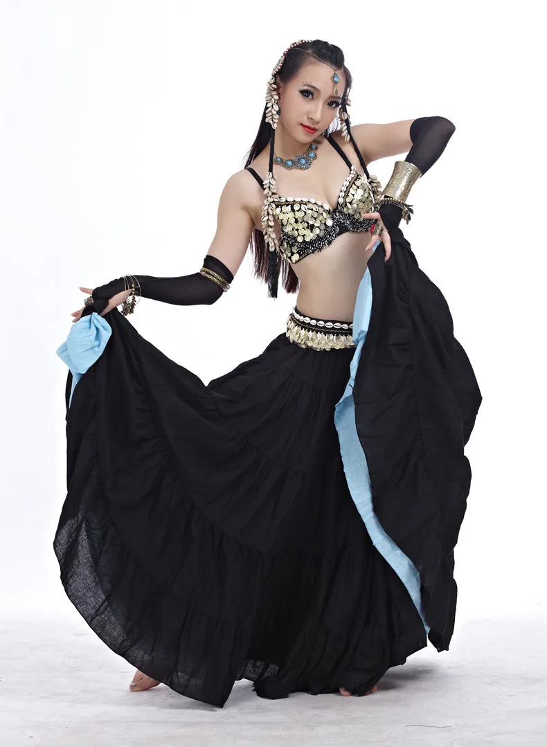 Танцевать арабские танцы. Арабский костюм для танцев. Наряды для арабских танцев. Платье для арабских танцев. Арабский костюм женский для танца.