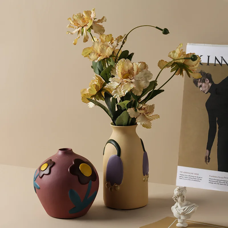 

Retro style creative painted ceramic vase decorations