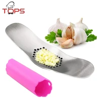 

Professional Kitchen Tools Stainless Steel Garlic Press and Rrolling Silicone Garlic Peeler Set