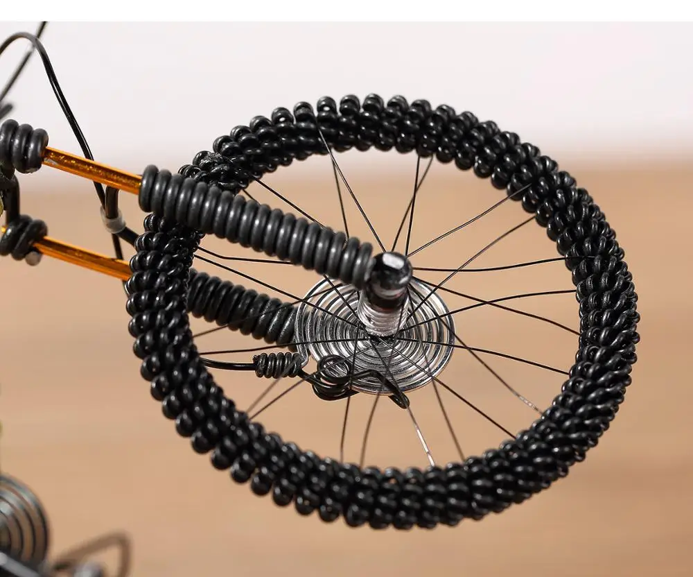 
2020 High Quality Antique Iron Handmade Metal Craft Model Bicycle & Luggage On Top Gift Wholesale Home Decoration 